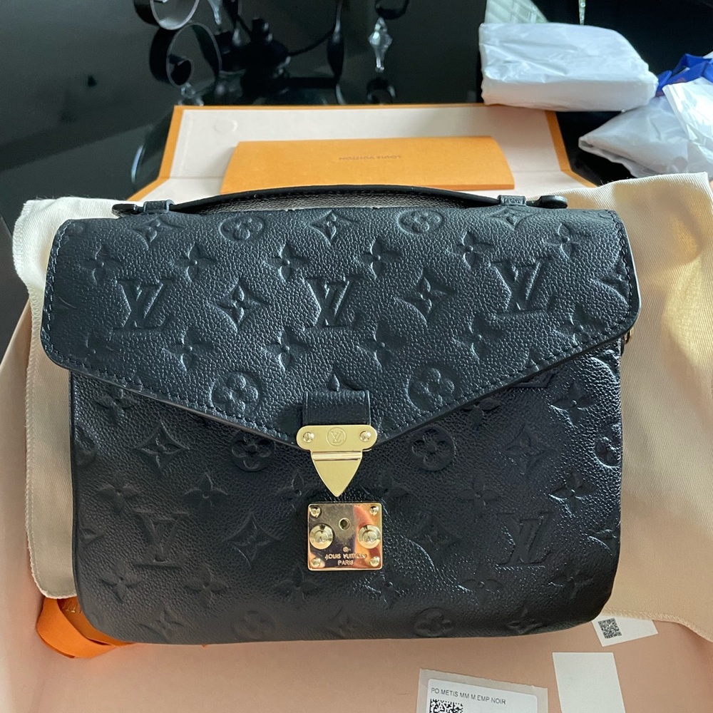 Louis Vuitton Pochette Métis-Black Empriente leather/matching wallet